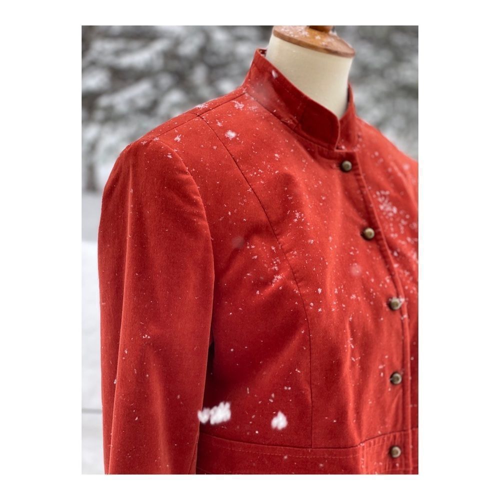 Women’s Rust Red Button-Front Velvet Jacket - Picture 8 of 11